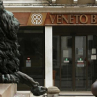 Oficina de Veneto Banca en Venecia.-REUTERS / ALESSANDRO BIANCHI