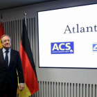 El presidente de ACS, Florentino Pérez, en la rueda de prensa con Atlantia y Hochtief donde se presentaron los detalles de la OPA sobre Abertis.-JUAN MANUEL PRATS (EL PERIÓDICO)