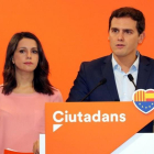 El presidente de Cs, Albert Rivera, y la líder del partido en el Parlament, Inés Arrimadas, en la rueda de prensa que han ofrecido este domingo en Barcelona.-ACN