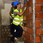 Las obras de reforma de las viviendas municipales de la calle San Benito. / ÁLVARO MARTÍNEZ-