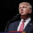 Donald Trump en un acto electoral el martes.-AP / Evan Vucci