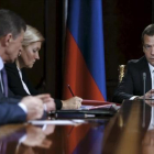 El primer ministro ruso durante la reunión de este lunes.-REUTERS / DMITRY ASTAKHOV