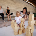 La plaza de España de Osma se ha convertido estos días de fiesta en un espacio para compartir juegos.