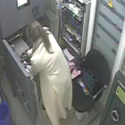 Momento de uno de los robos captado por una cámara de seguridad.
