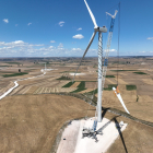 Primer aerogenerador del parque eólico de Buniel en el que participa Caja Rural de Soria.