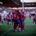 Los jugadores del Numancia celebran uno de los goles de la remontada en la segunda parte ante el Atlético Paso.