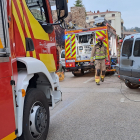 Camiones de bomberos en la calle Santa Clara, de Soria.