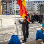 Homenaje a la Policía Nacional con el izado de bandera en su 200 aniversario.