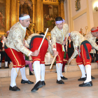 Imagen del paloteo celebrado en San Leonardo con los danzantes.