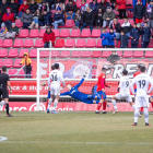 Momento del segundo gol que encajaba el Numancia el pasado domingo ante el Illescas.