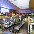 Los vehículos se muestran en el Centro Comercial Camaretas