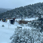 Personas disfrutando de la nieve en el punto de Santa Inés.