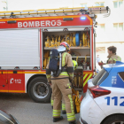 Bomberos de Soria y Policía Local tras atender el aviso por incendio.