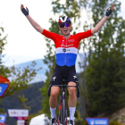 Demi Vollering es la líder de la Vuelta Ciclista a España femenina que hoy llega a Soria