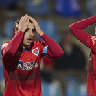 Tamayo y Carlos González se lamentan en el partido de la primera vuelta jugado en Talavera.