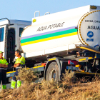 Camión cisterna de agua potable de la Diputación Provincial.