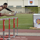 Daniel Cisneros en una competición en el estadio de Los Pajaritos.