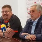Jordi Lluelles y Carlos Heras en su despedida como entrenador del BM Soria.