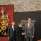 Mañueco y Felipe VI durante la visita inaugural a Las Edades del Hombre en su edición 'Hospitalitas'.