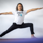 Juan Asensio, joven profesor de yoga soriano.