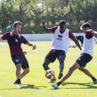 La plantilla ya trabaja a las ordenes de Aitor Calle