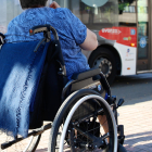 Usuaria de los autobuses en silla de ruedas.