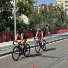 Marina Muñoz durante la prueba en bicicleta.