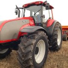 Tractor en un campo.