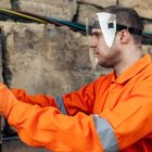 Operario trabajando.