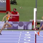 Marta Pérez instantes antes de cruzar la línea de meta para lograr el récord de España.