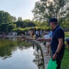 Imagen de la jornada de pesca en en embalse de Los Rábanos.