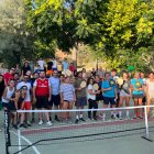 Vecinos de Tarancueña en la pista de picleball.