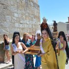 Navaleno celebra sus fiestas de la Virgen y San Roque con el baile de la jota tan característico de la localidad.