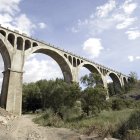 Viaducto ferroviario sobre el río Golmayo.