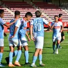 Jugadores de la S.D. Compostela durante su último encuentro de preparación.