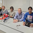 Los representantes sindicales del personal municipal, en rueda de prensa. J.A.C.