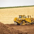 Maquinaria en la construcción de la A-15 entre Fuensaúco y Villar del Campo. MARIO TEJEDOR