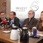 Sienes, Serrano, Aparicio y Fernández durante la rueda de prensa.