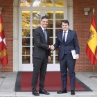 Los presidentes del Gobierno, Pedro Sánchez, y la Junta de Castilla y León, Alfonso Fernández Mañueco, se reúnen en La Moncloa.