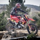 Uno de los participantes en el exigente trazado de Fuentetoba en el que se decidió el campeón de España de hard enduro.