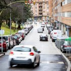Los vehículos circulando ya por la calle Almazán.