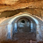 Captura de vídeo de la entrada a la ermita-cueva.