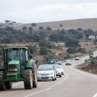 Circulación a velocidad lenta de tractores por las carreteras de Zamora para provocar retenciones como motivo de protesta.