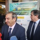 El consejero atiende a los medios en Segovia, en la jornada sobre carreteras sostenibles.