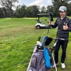El golfista soriano Miguel López en un campo de golf.