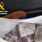 Parte de la droga incautada por la Guardia Civil.