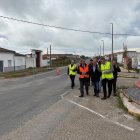 Visita del consejero de Movilidad y Transformación Digital, José Luis Sanz Moreno, a las obras de humanización de la travesía de Macotera (Salamanca).