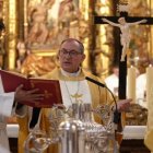 Momento de la Misa Crismal este Miércoles Santo en la Seo burgense.