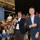 Archivo - El presidente del PP de Castilla y León y presidente de la Junta de Castilla y León, Alfonso Fernández Mañueco (i), y el presidente del Partido Popular, Alberto Núñez Feijóo (d), durante la clausura de la XXVII Intermunicipal del PP.