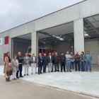 Responsables de la Diputación y del Ayuntamiento en el parque de bomberos de San Leonardo.